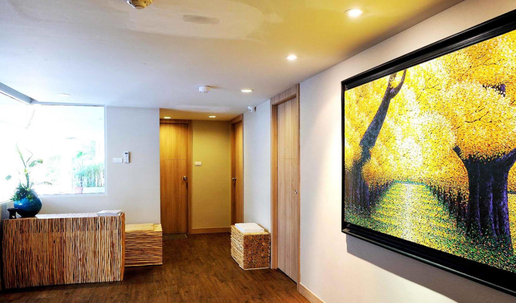 Nantra Retreat And Spa Bangkok Luaran gambar